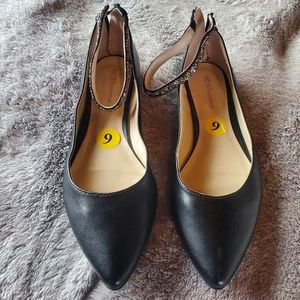 Flats with ankle strap